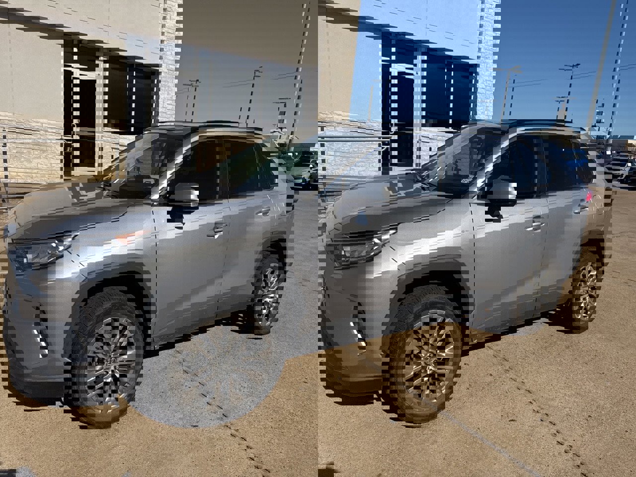 Used 2021 Toyota RAV4 XLE Premium image 1