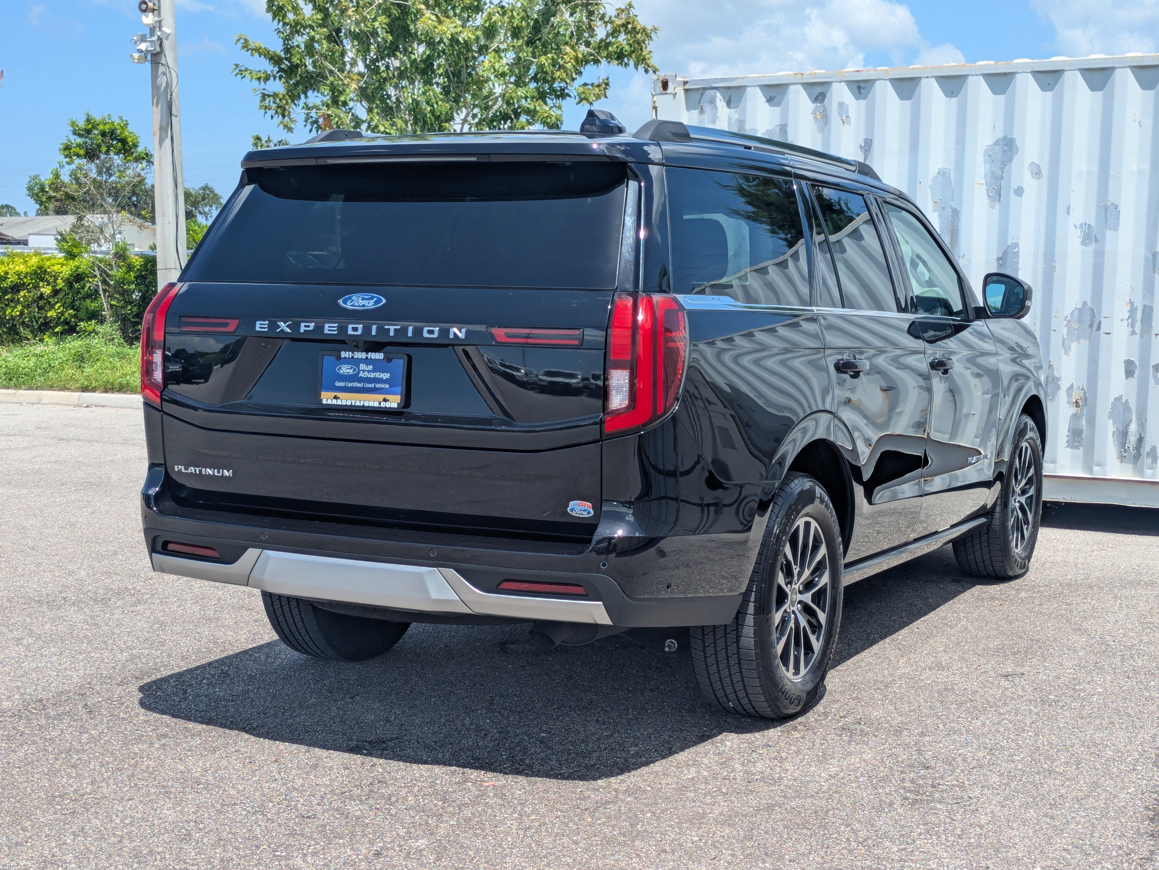 Certified 2025 Ford Expedition Platinum AWD/4WD image 5