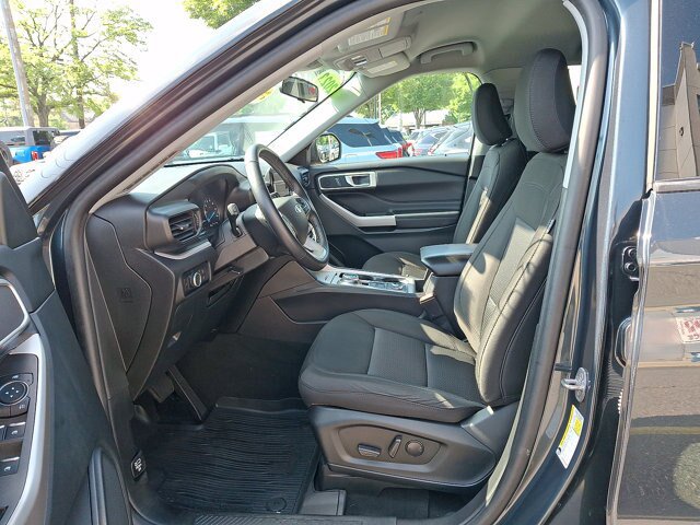 Certified 2023 Ford Explorer XLT AWD/4WD image 3