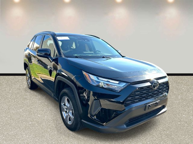 Used 2025 Toyota RAV4 XLE FWD image 3