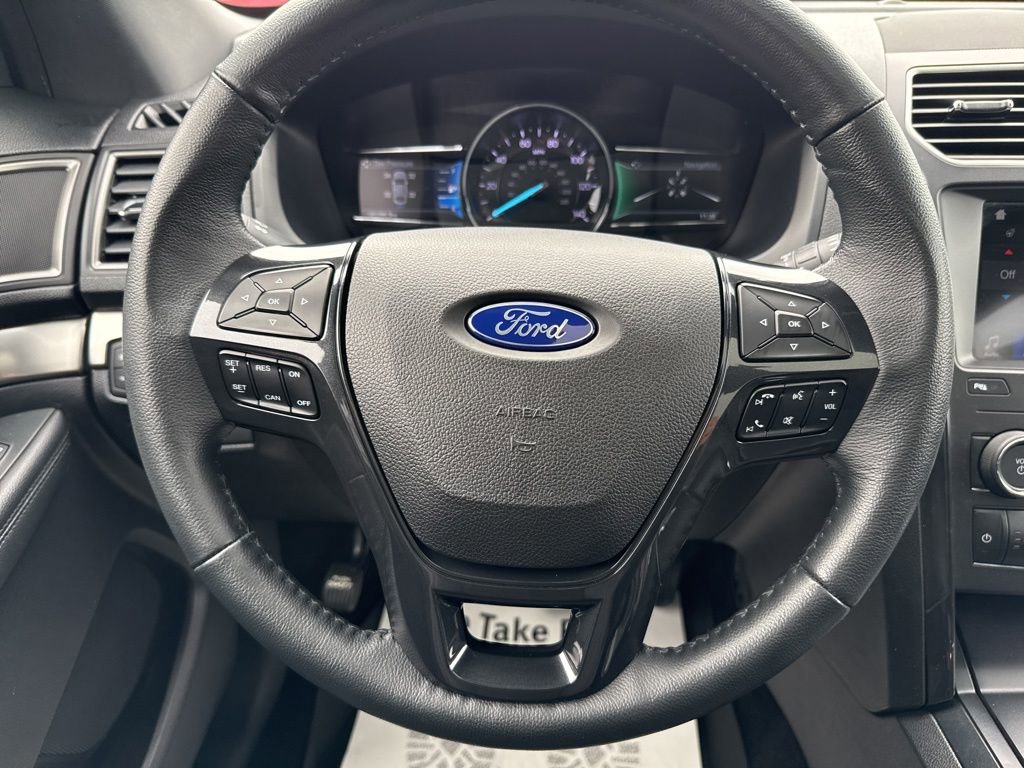 Certified 2019 Ford Explorer XLT w/ Equipment Group 202A AWD/4WD image 10