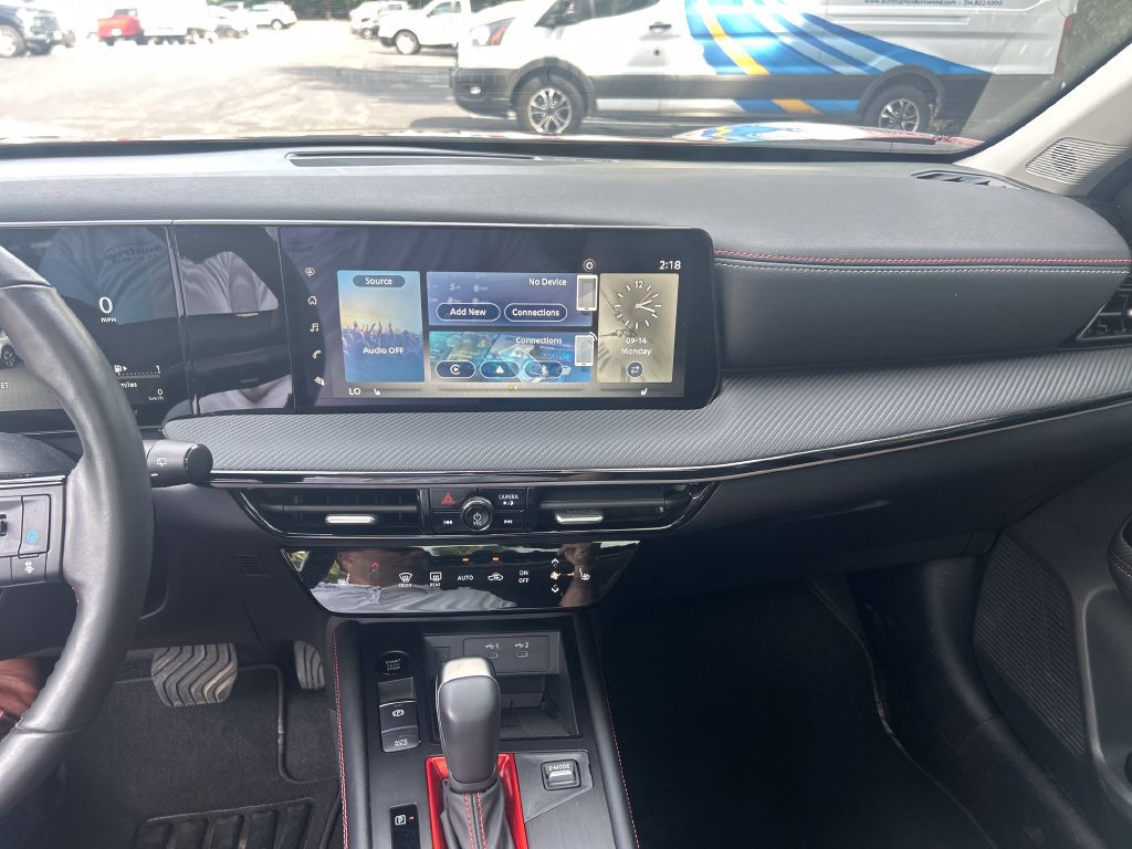 Used 2025 Nissan Kicks SR w/ SR Premium Package AWD/4WD image 22