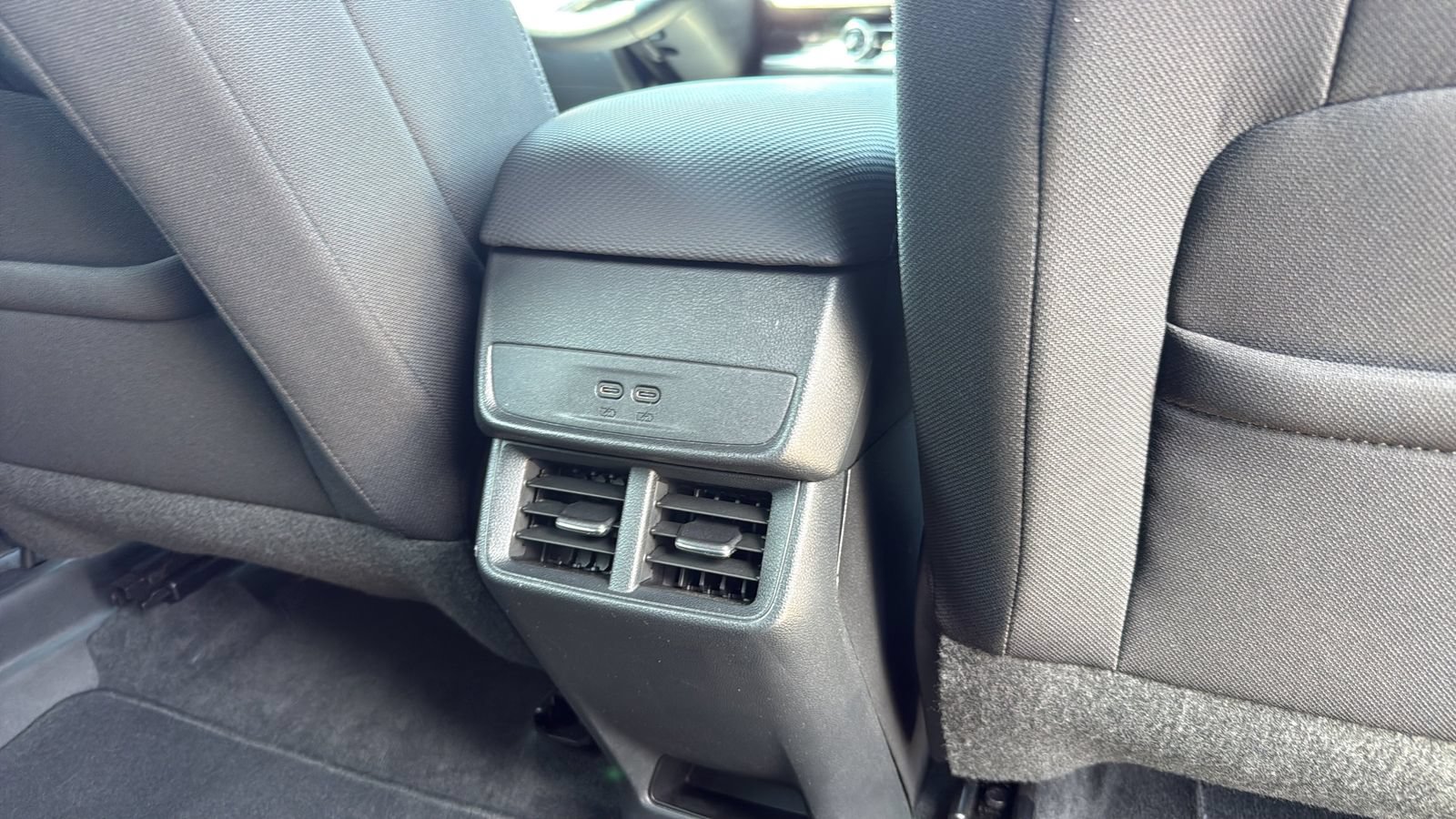 Used 2026 Chevrolet Equinox LT AWD/4WD image 26