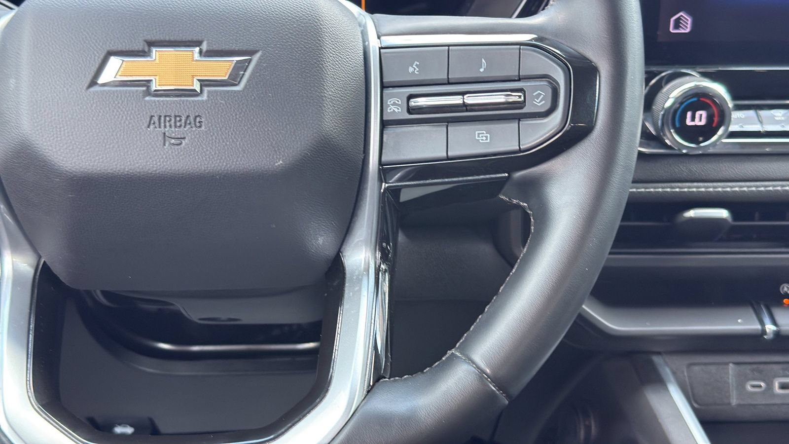 Used 2023 Chevrolet Colorado LT w/ LT Convenience Package RWD image 15