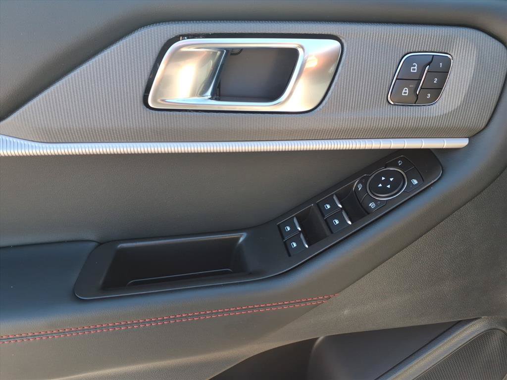 Certified 2025 Ford Explorer ST AWD/4WD image 11