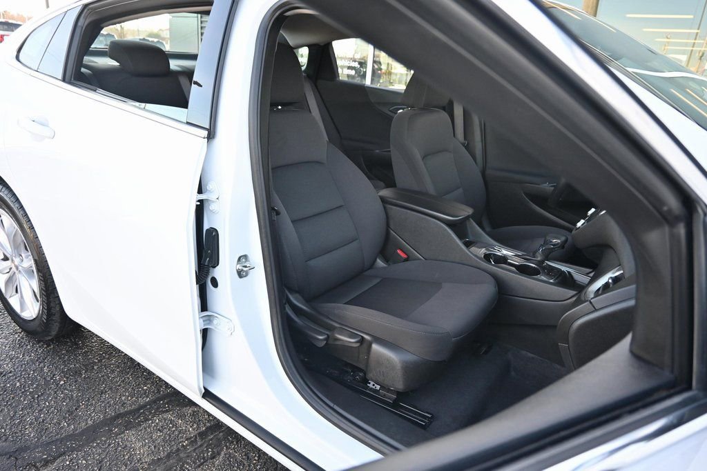 Used 2024 Chevrolet Malibu LT image 23