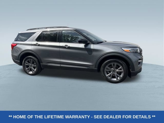 Certified 2024 Ford Explorer XLT w/ Equipment Group 202A AWD/4WD image 3