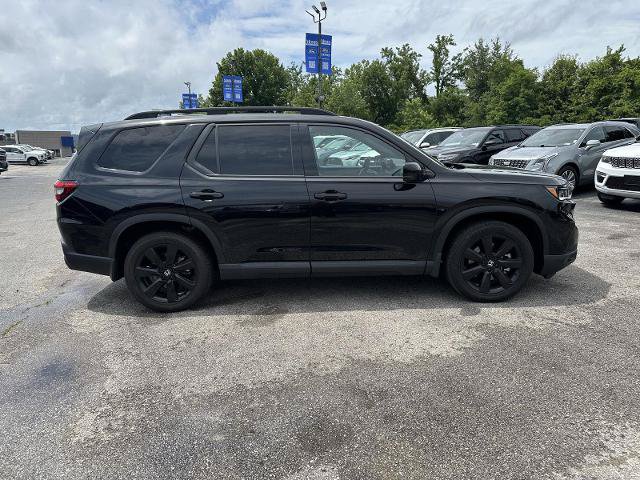Used 2025 Honda Pilot Black Edition image 8