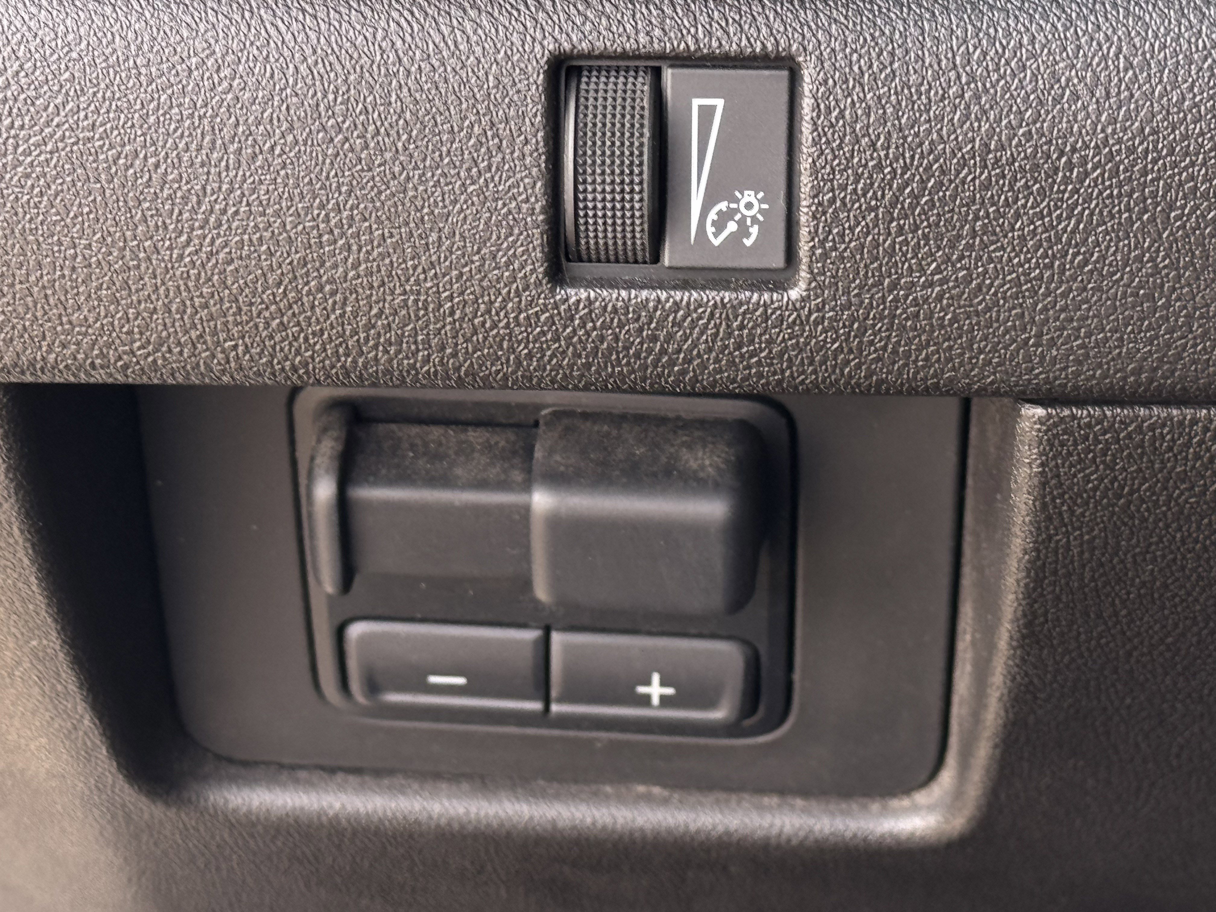 Used 2024 GMC Canyon Elevation w/ Elevation Premium Package image 21