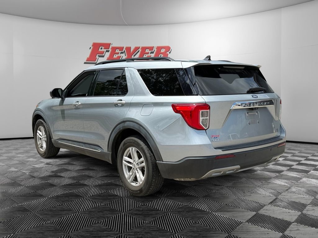 Certified 2022 Ford Explorer XLT w/ Equipment Group 202A RWD image 3