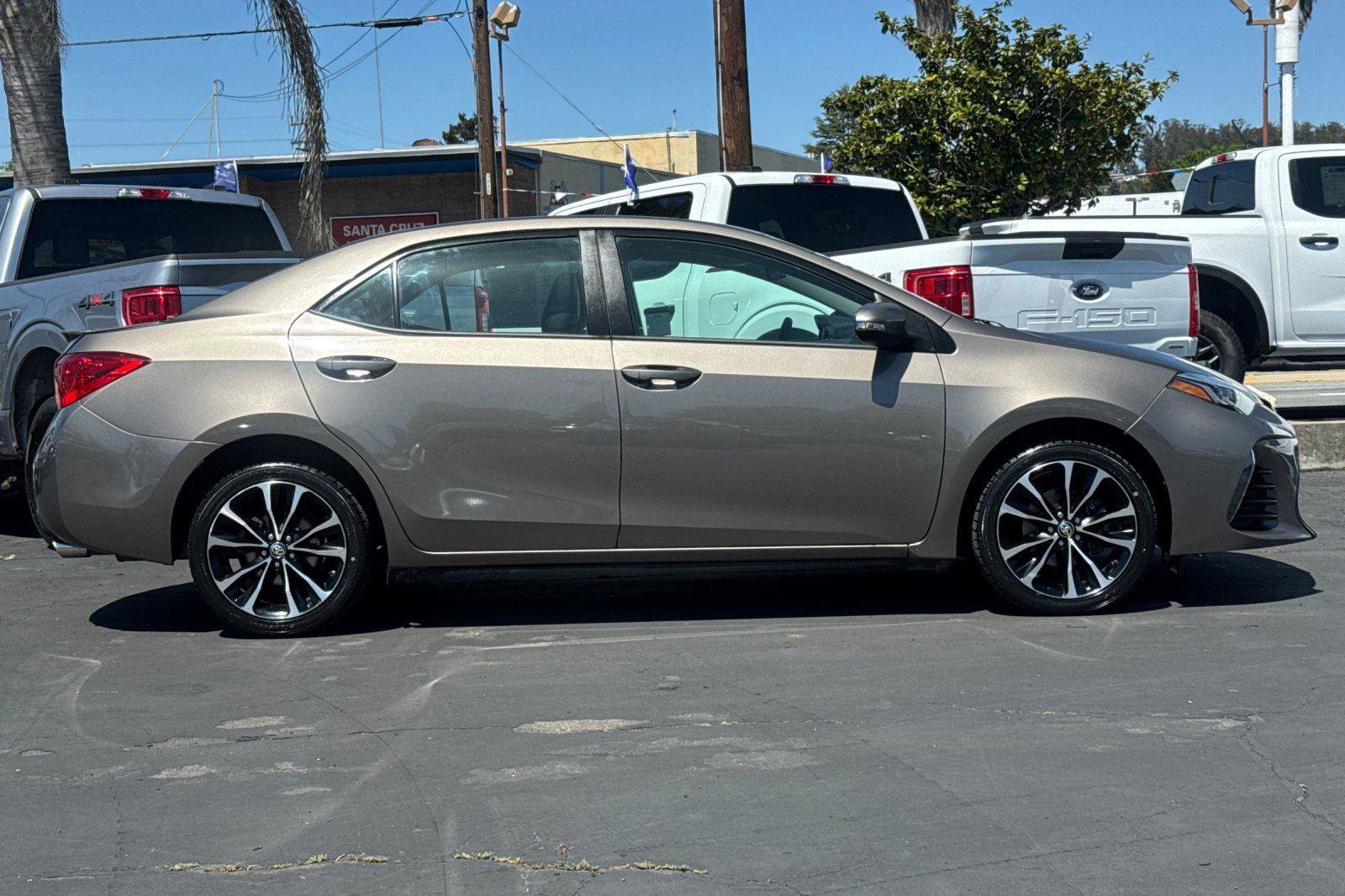 Used 2017 Toyota Corolla SE image 24