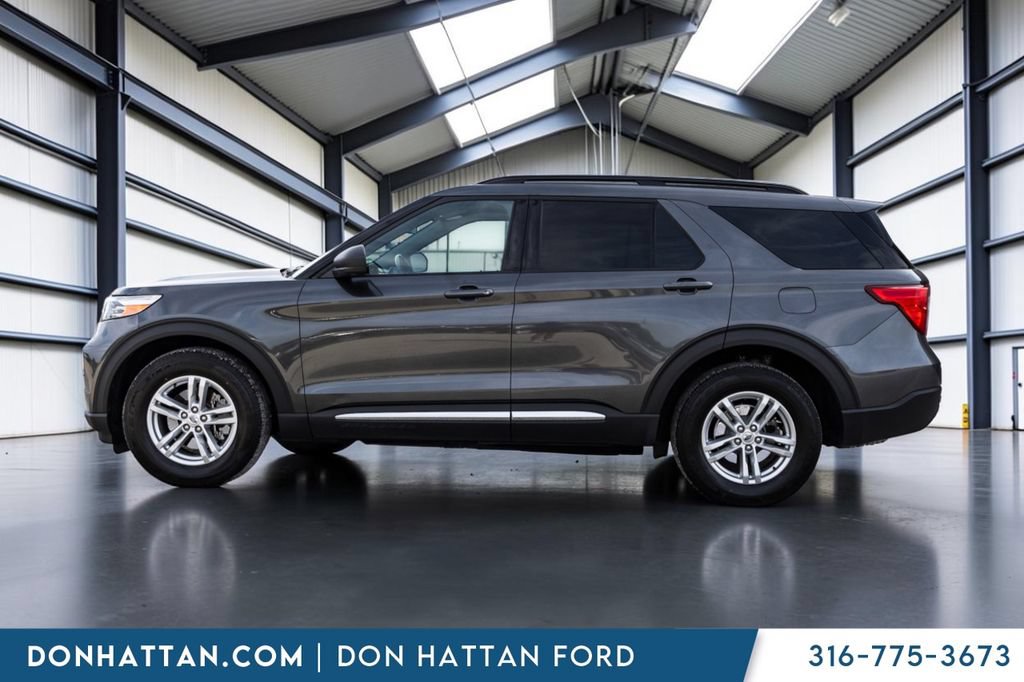 Certified 2020 Ford Explorer XLT w/ Equipment Group 202A AWD/4WD image 3