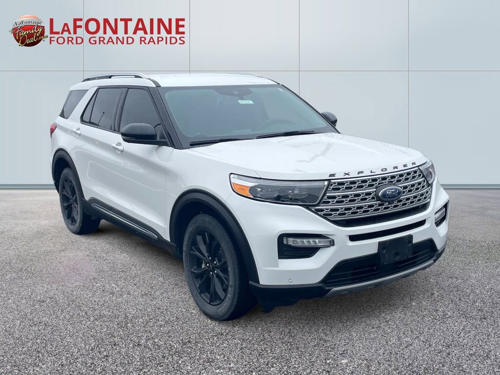 Certified 2022 Ford Explorer Limited AWD/4WD image 3