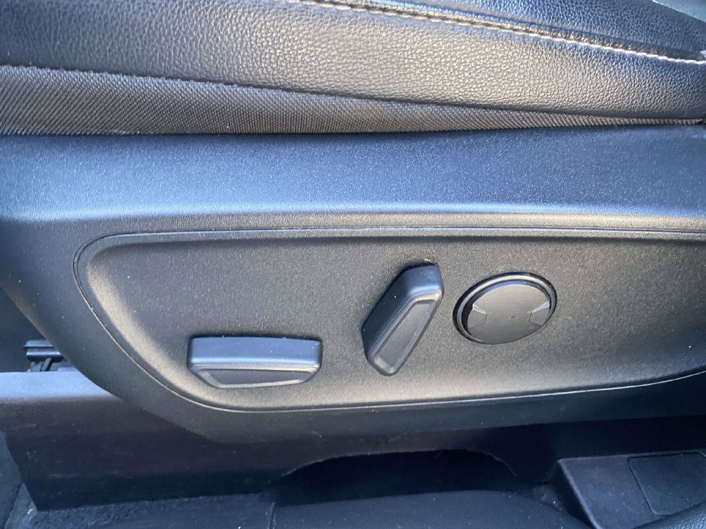 Certified 2020 Ford Escape Titanium AWD/4WD image 16
