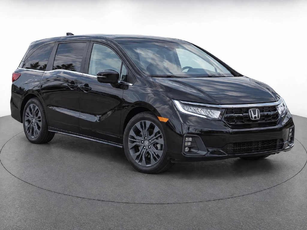 Used 2025 Honda Odyssey Touring image 3