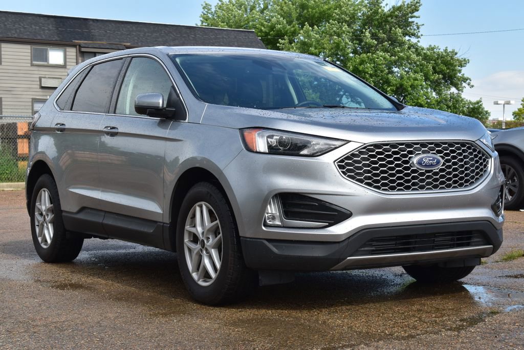 Certified 2023 Ford Edge SEL w/ Convenience Package AWD/4WD image 3
