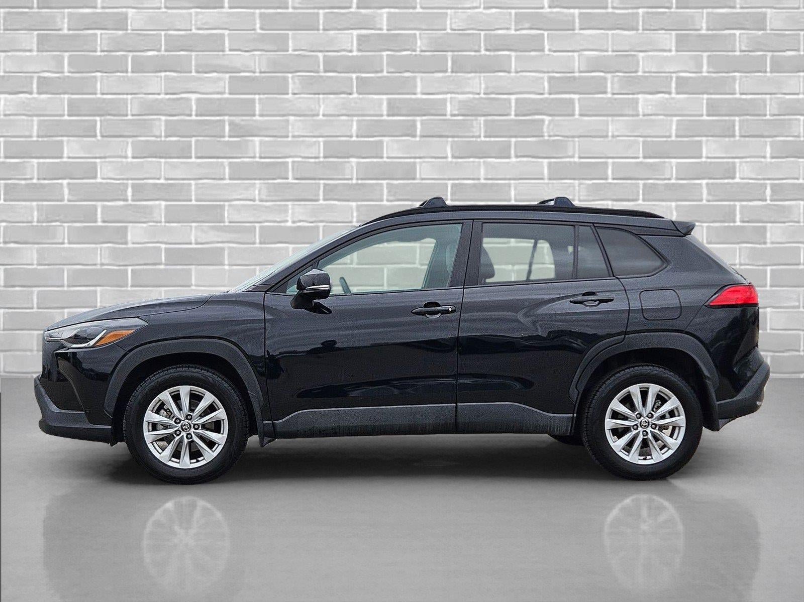 Used 2023 Toyota Corolla Cross LE AWD/4WD image 8