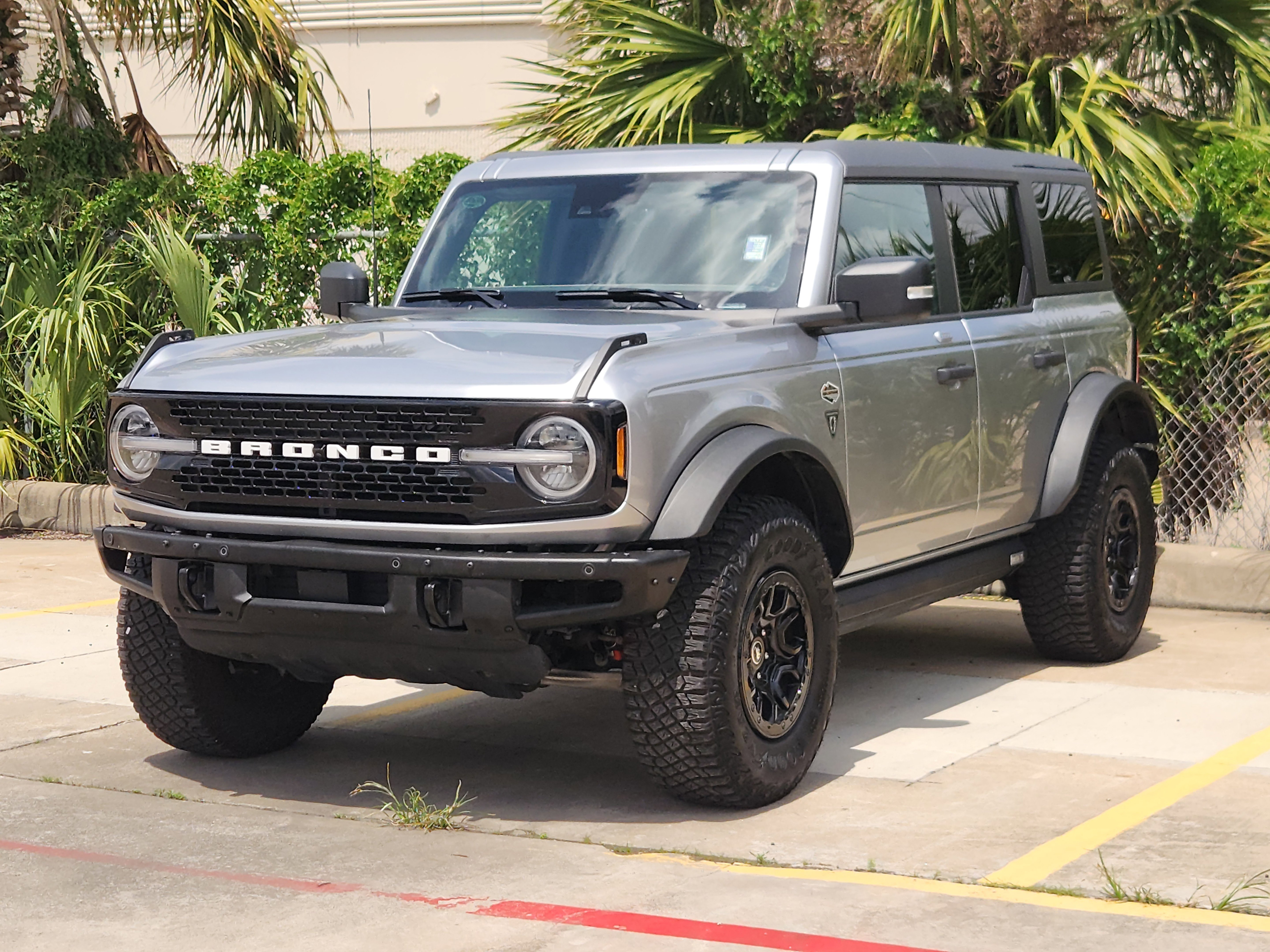 Certified 2023 Ford Bronco Wildtrak AWD/4WD image 2