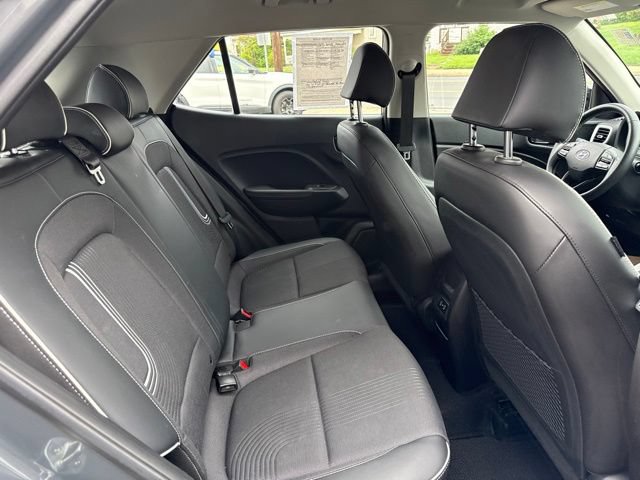Used 2024 Hyundai Venue Limited FWD image 31