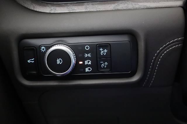 Certified 2023 Ford Explorer Platinum w/ Premium Technology Package AWD/4WD image 33