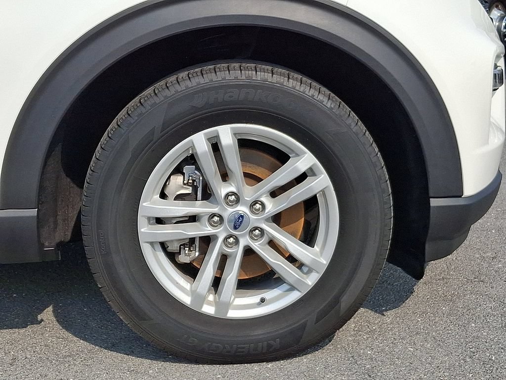 Certified 2023 Ford Explorer XLT w/ Equipment Group 202A AWD/4WD image 8