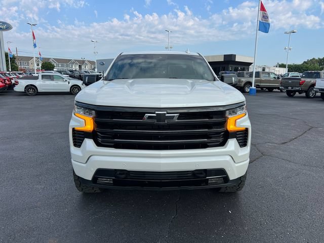 Used 2024 Chevrolet Silverado 1500 High Country w/ Technology Package AWD/4WD image 2