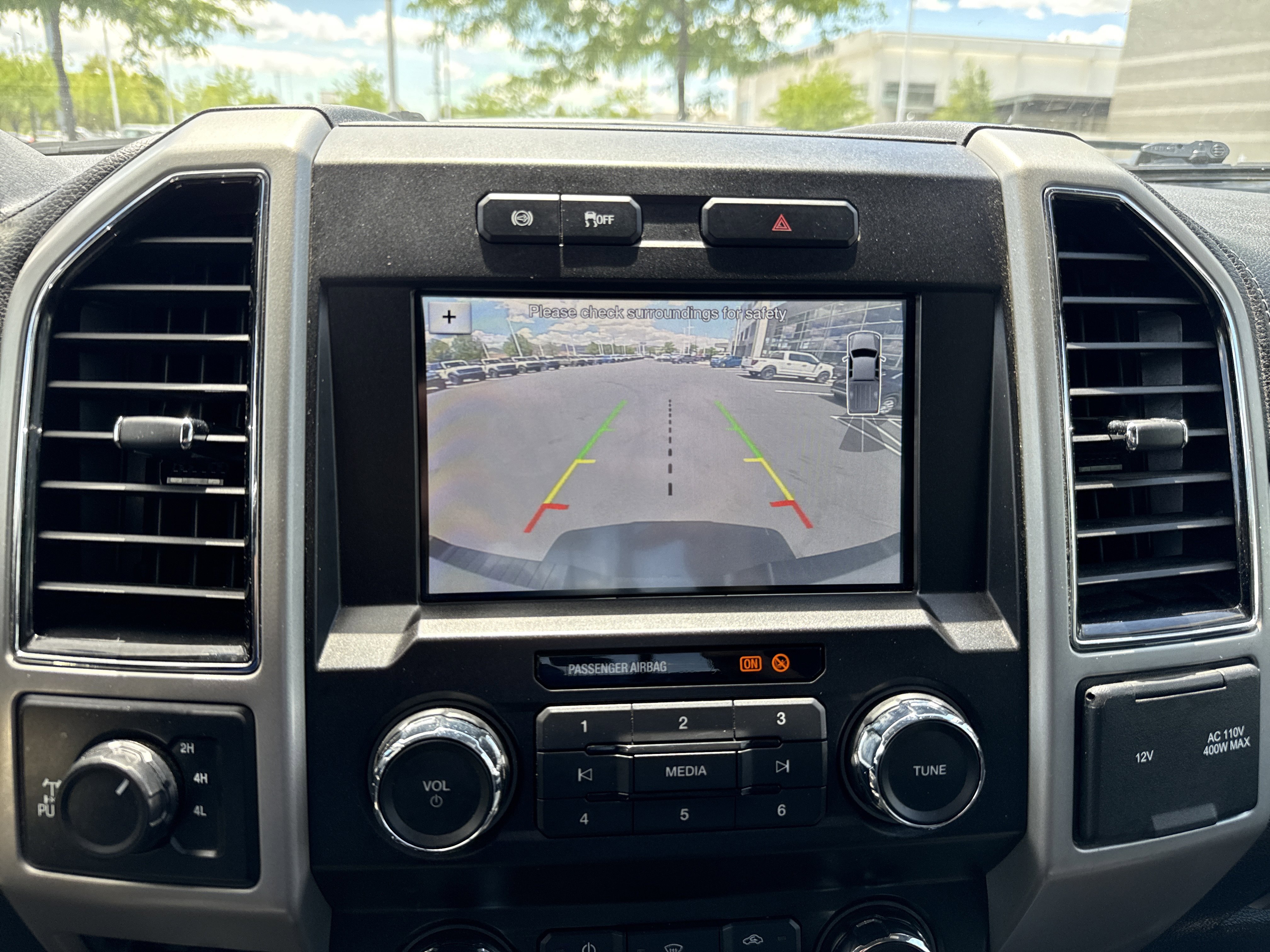 Certified 2019 Ford F350 Lariat w/ Camper Package AWD/4WD image 22