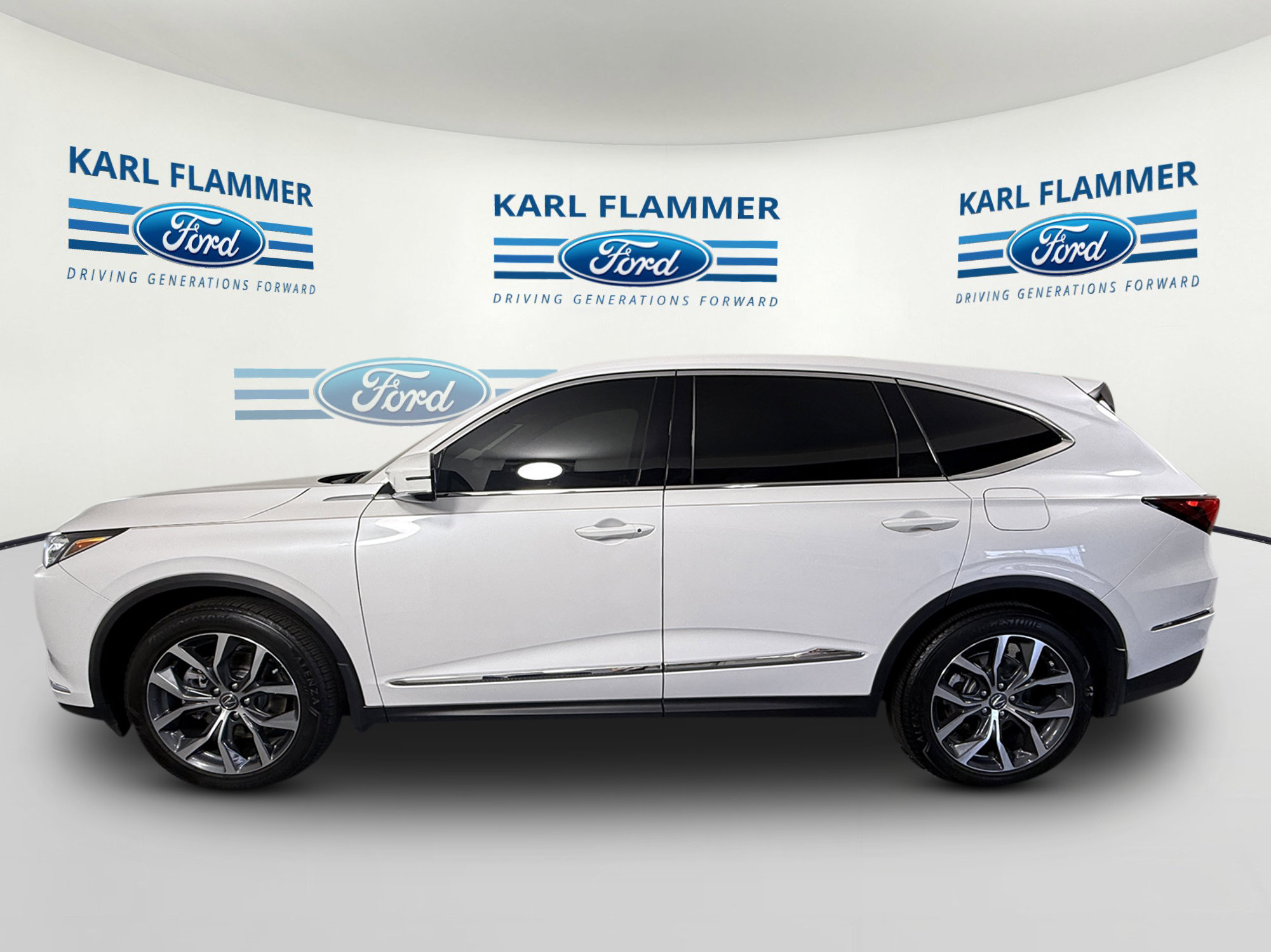 Used 2023 Acura MDX SH-AWD w/ Technology Package image 5