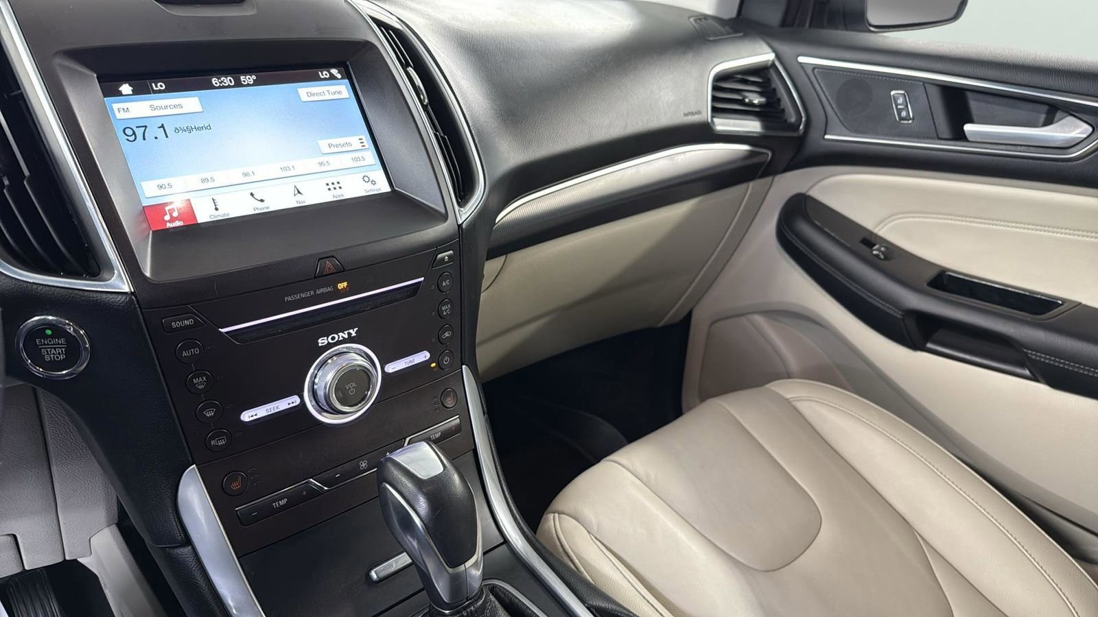 Certified 2018 Ford Edge Titanium w/ Technology Package image 20