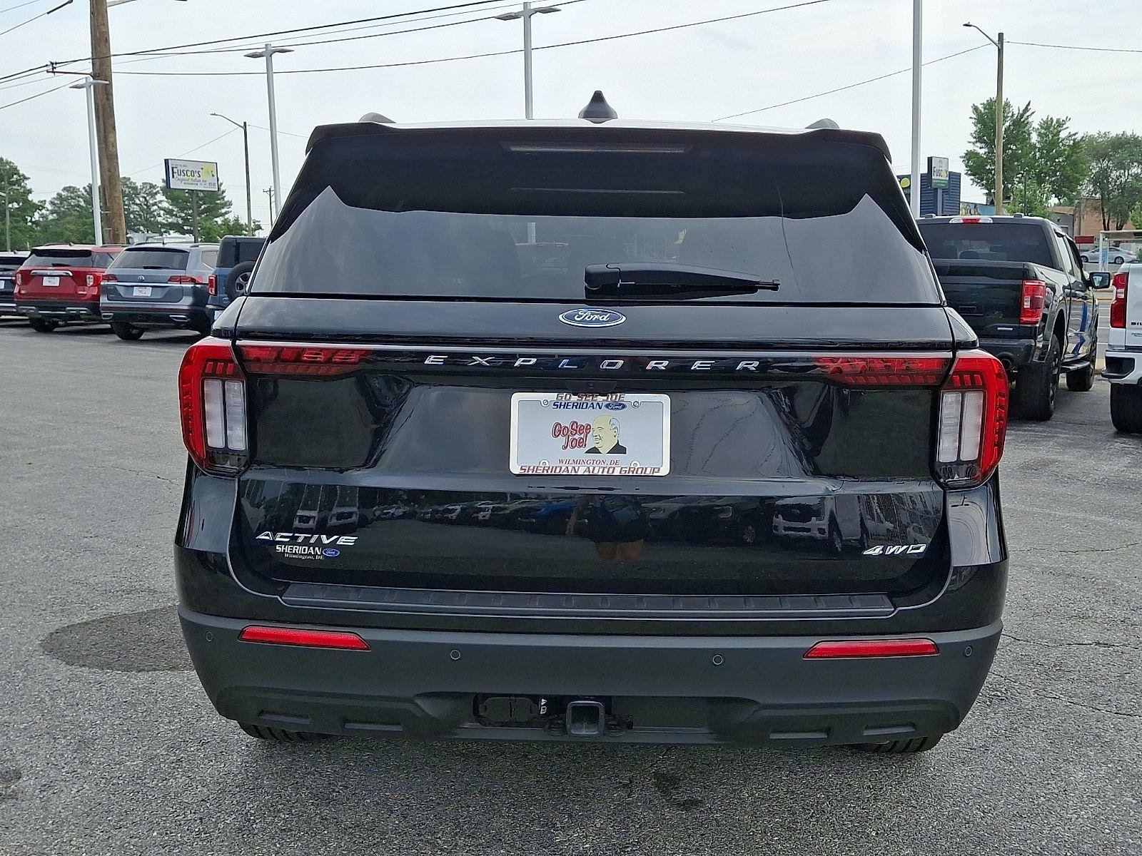 Certified 2025 Ford Explorer Active AWD/4WD image 5