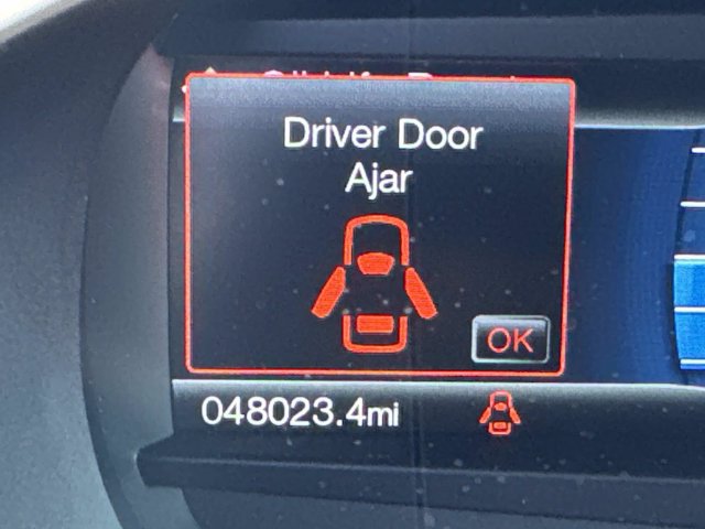 Certified 2018 Ford Edge Titanium FWD image 28