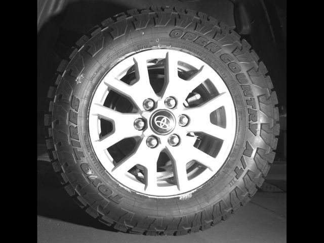 Used 2024 Toyota Tacoma SR5 AWD/4WD image 11