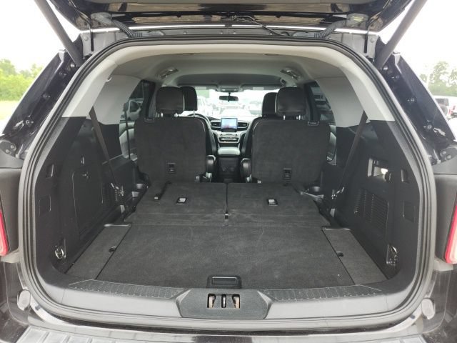 Certified 2022 Ford Explorer XLT w/ Equipment Group 202A AWD/4WD image 23