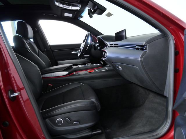 Used 2024 Genesis GV70 2.5T w/ Sport Prestige Package image 10