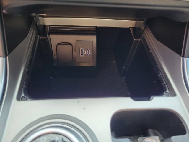 Certified 2022 Ford Explorer XLT w/ Equipment Group 202A RWD image 28