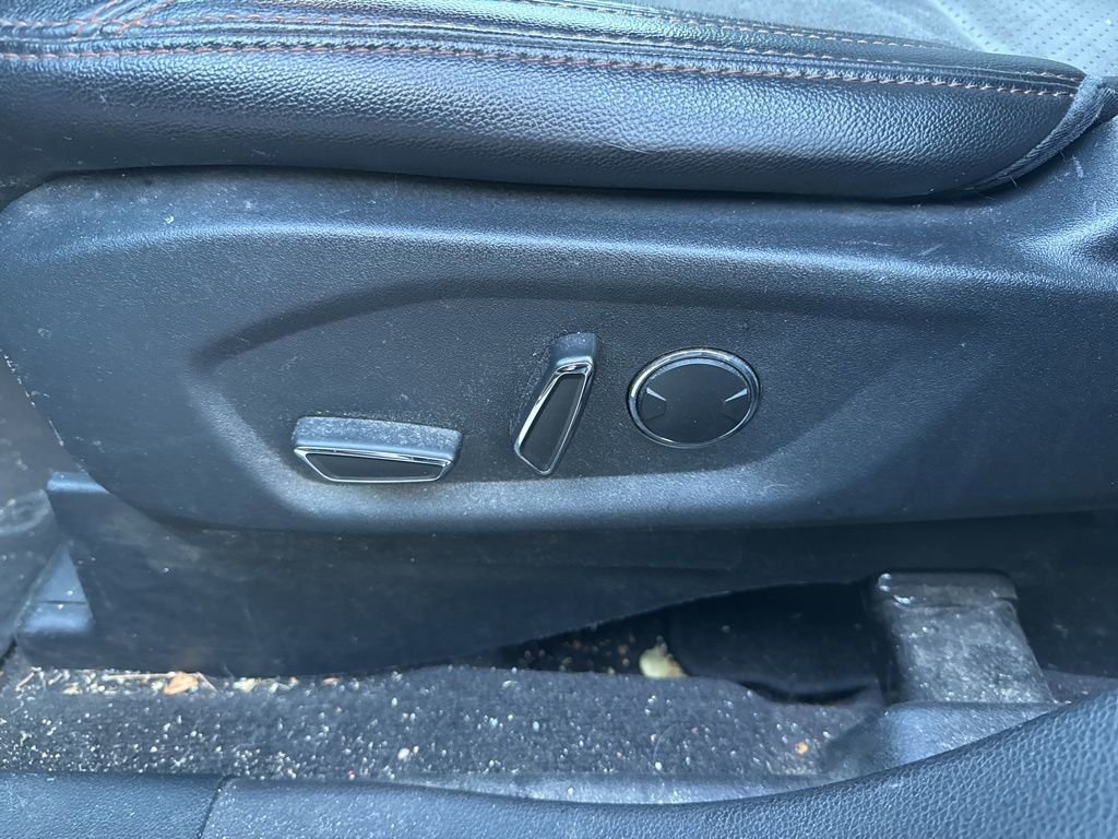 Certified 2017 Ford Explorer XLT w/ Equipment Group 202A image 9