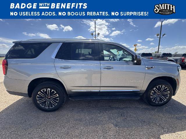 Used 2025 GMC Yukon Elevation w/ Elevation Premium Package AWD/4WD image 9