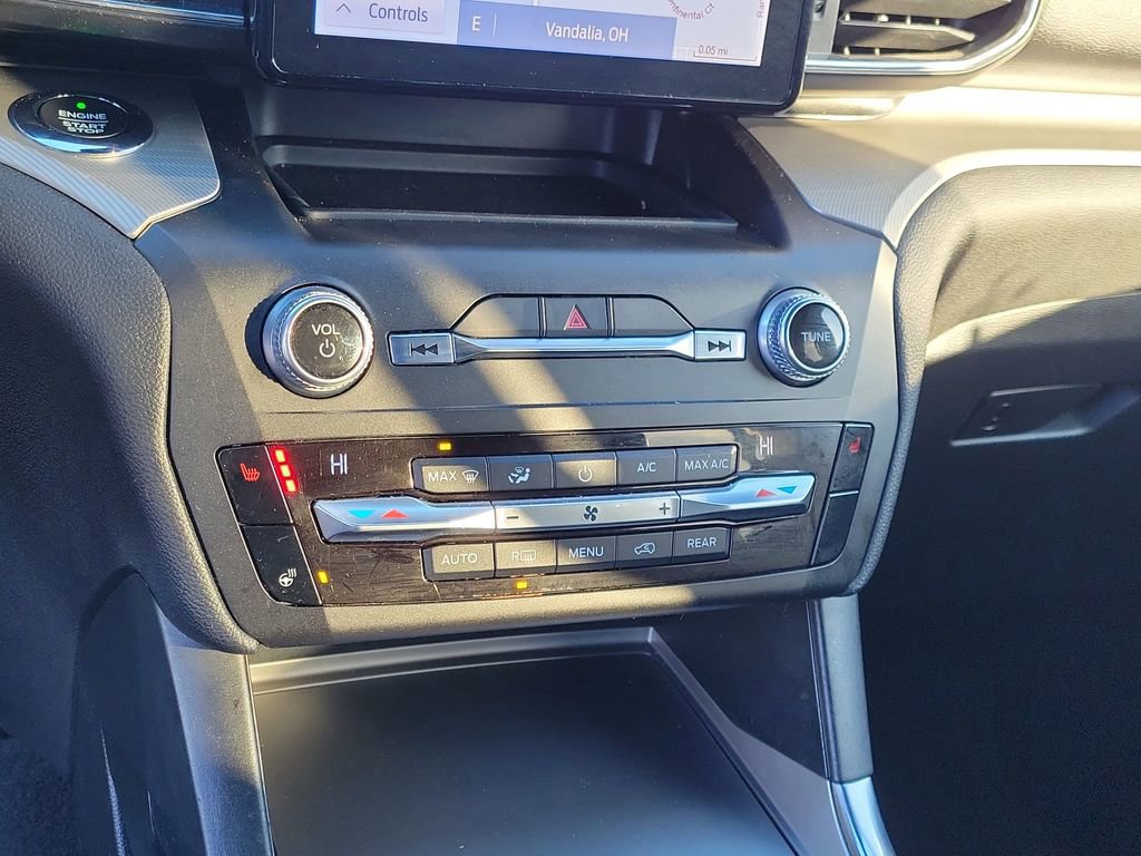 Certified 2020 Ford Explorer XLT w/ Equipment Group 202A image 28