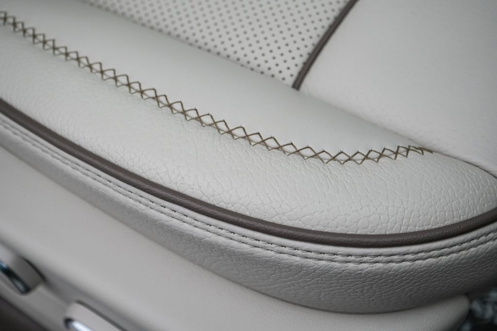 Used 2024 GMC Yukon XL Denali w/ Denali Reserve Package image 33