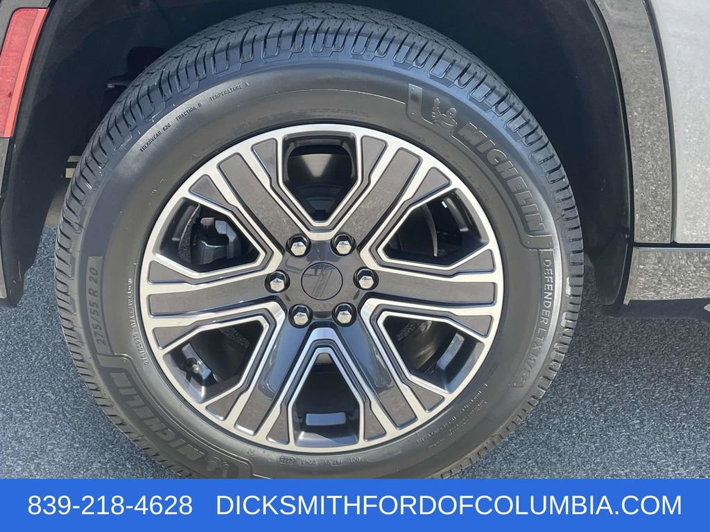 Used 2024 Jeep Wagoneer Series II w/ HD Trailer Tow Package image 7