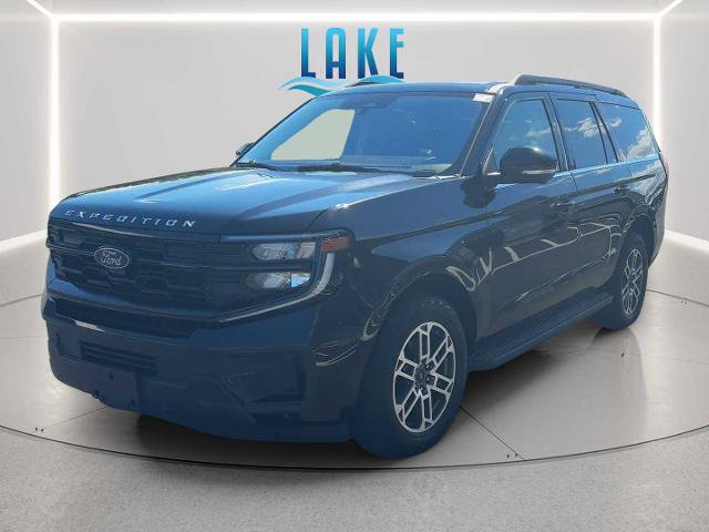 Certified 2025 Ford Expedition Active AWD/4WD image 3