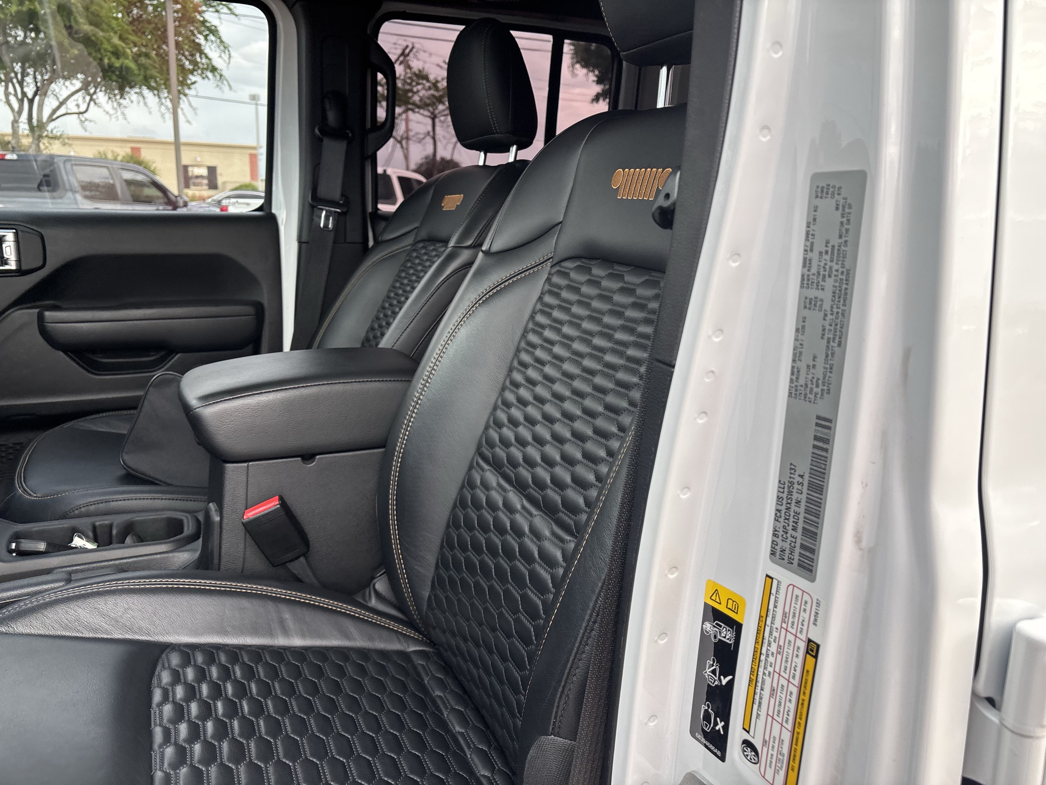 Used 2025 Jeep Wrangler Unlimited Sport AWD/4WD image 11