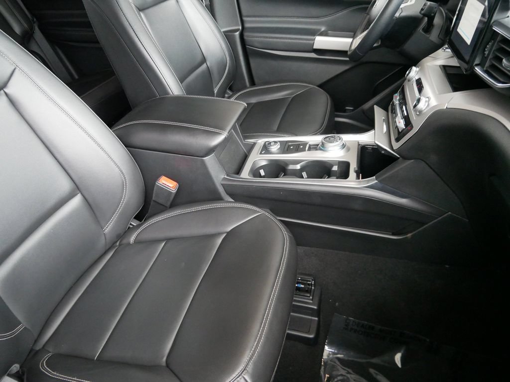 Certified 2023 Ford Explorer XLT w/ Equipment Group 202A AWD/4WD image 10
