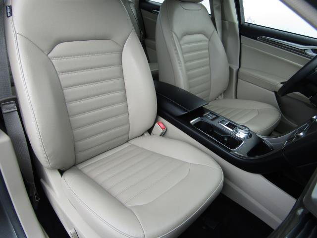 Certified 2018 Ford Fusion SE w/ Equipment Group 602A FWD image 10