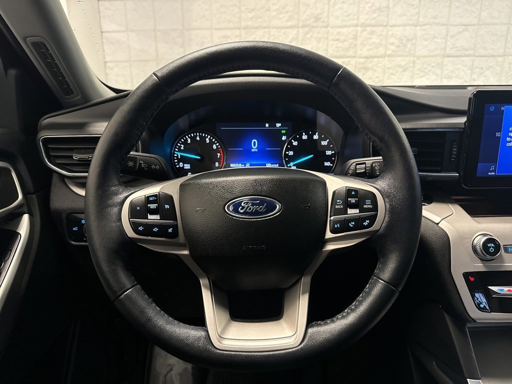 Certified 2023 Ford Explorer XLT w/ Equipment Group 202A image 31