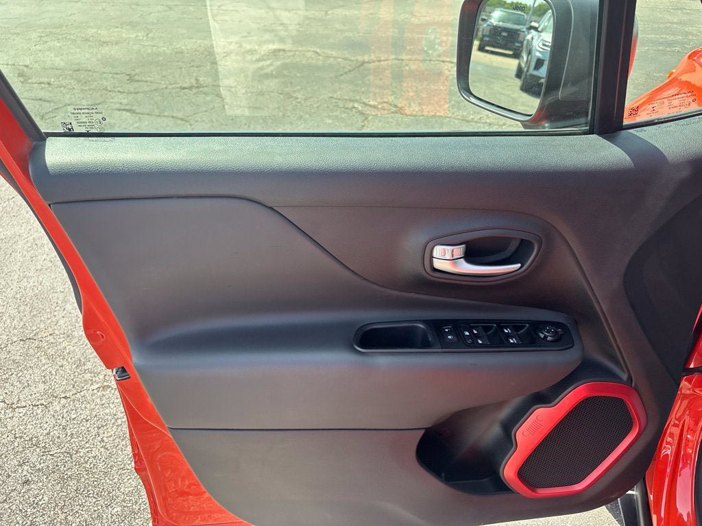 Used 2020 Jeep Renegade Trailhawk w/ Cold Weather Group AWD/4WD image 12