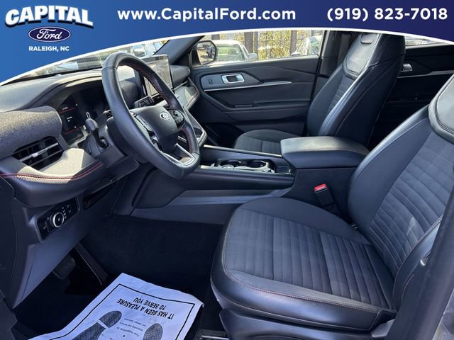 Certified 2025 Ford Explorer ST-Line w/ ST-Line Street Pack image 17
