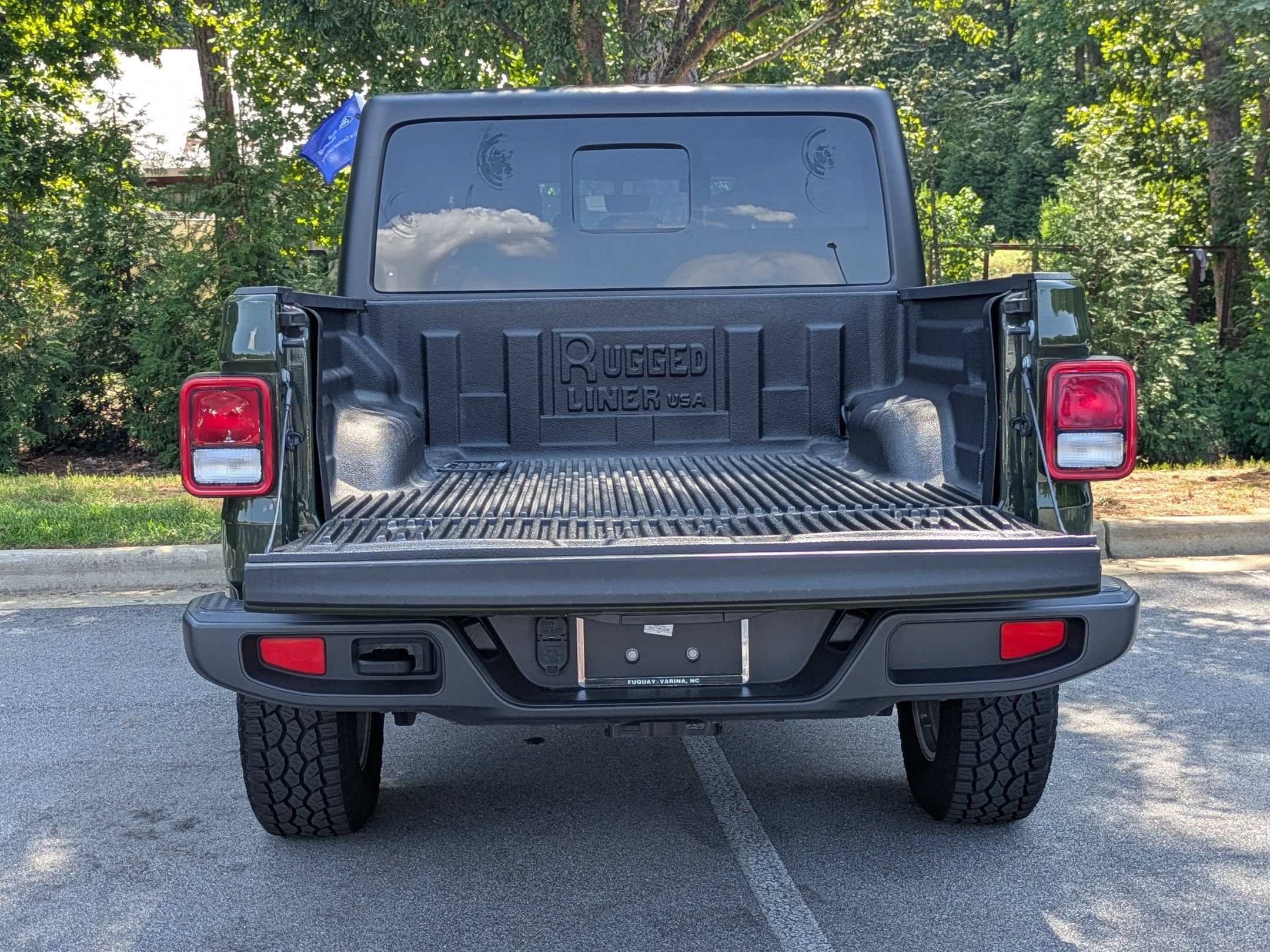 Used 2023 Jeep Gladiator Overland AWD/4WD image 28