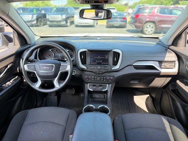 Used 2024 GMC Terrain SLE w/ Driver Convenience Package AWD/4WD image 2