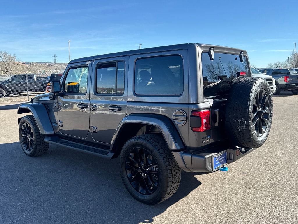 Used 2021 Jeep Wrangler Unlimited Sahara image 3
